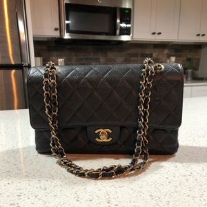Authentic Chanel Medium Double Flap (black/gold)
